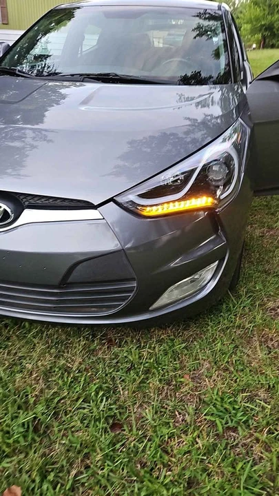 2017 Hyundai Veloster - Image 9 of 16