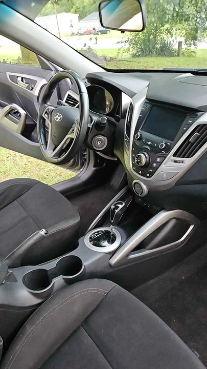 2017 Hyundai Veloster - Image 3 of 16