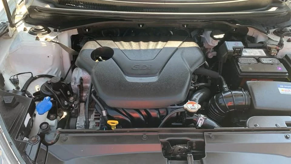 2017 Hyundai Veloster - Image 7 of 8