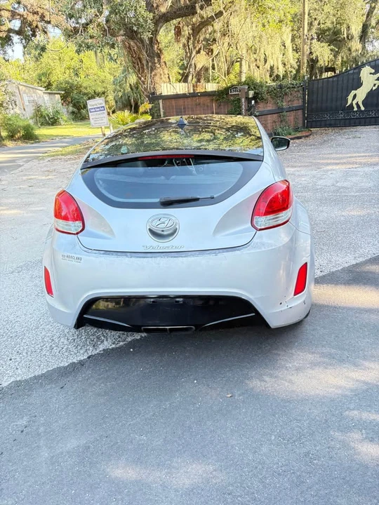 2017 Hyundai Veloster - Image 11 of 12