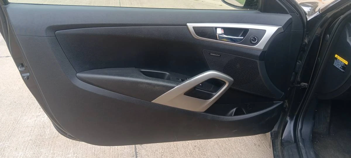 2017 Hyundai Veloster - Image 13 of 14