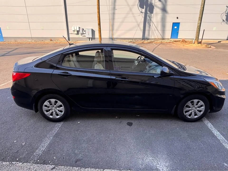 2017 Hyundai Accent - Image 8 of 12