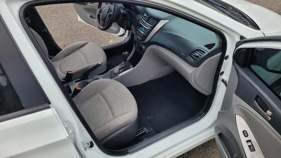 2017 Hyundai Accent - Image 5 of 9