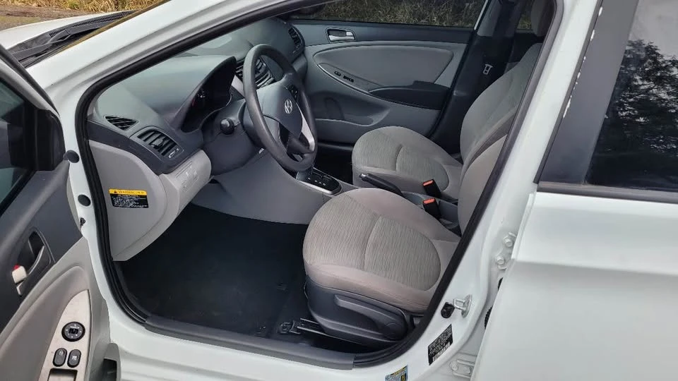 2017 Hyundai Accent - Image 8 of 9
