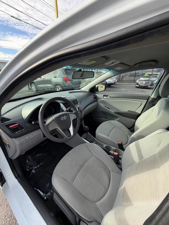 2017 Hyundai Accent - Image 17 of 20