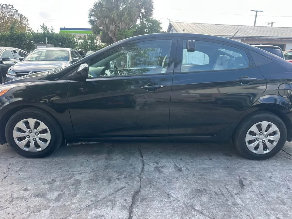 2017 Hyundai Accent - Image 3 of 5