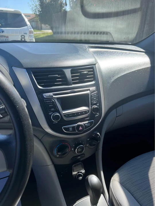 2017 Hyundai Accent - Image 8 of 10