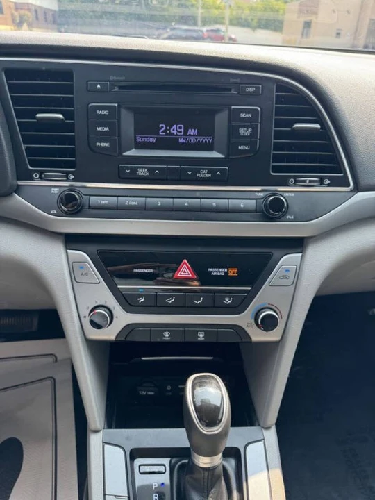 2017 Hyundai Elantra - Image 8 of 17