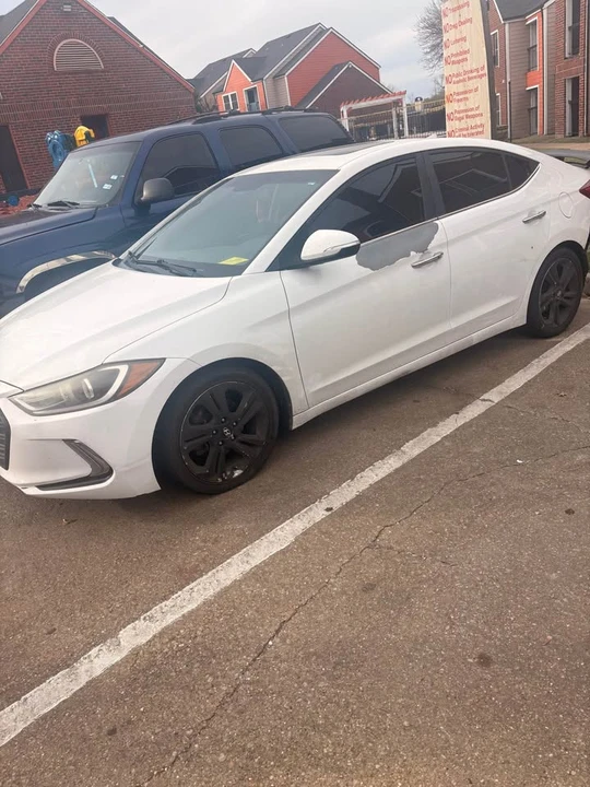 2017 Hyundai Elantra - Image 2 of 5