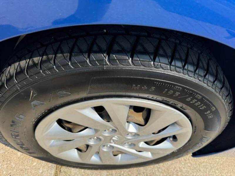 2017 Hyundai Elantra - Image 15 of 20