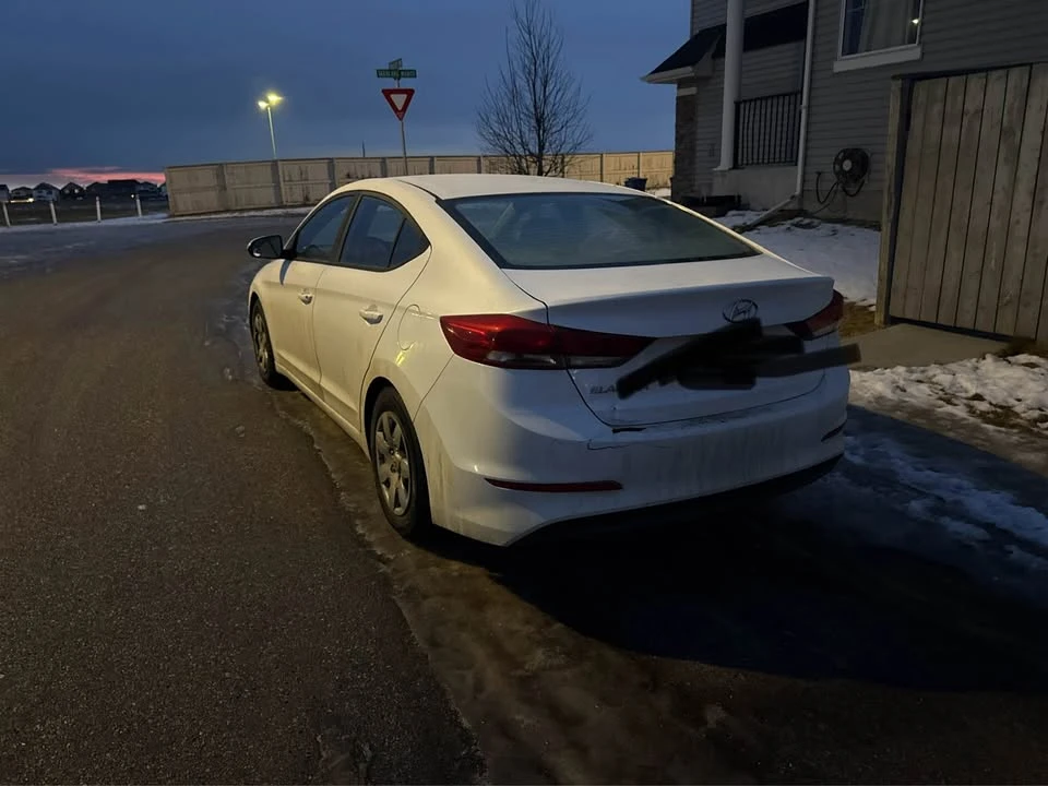 2017 Hyundai Elantra - Image 3 of 4