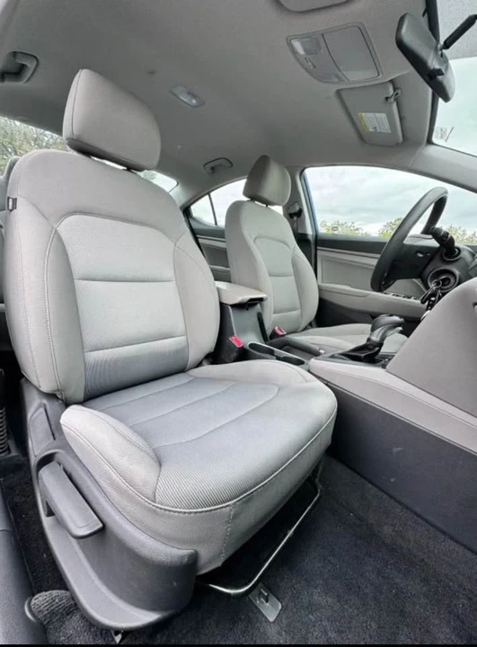 2017 Hyundai Elantra - Image 7 of 9