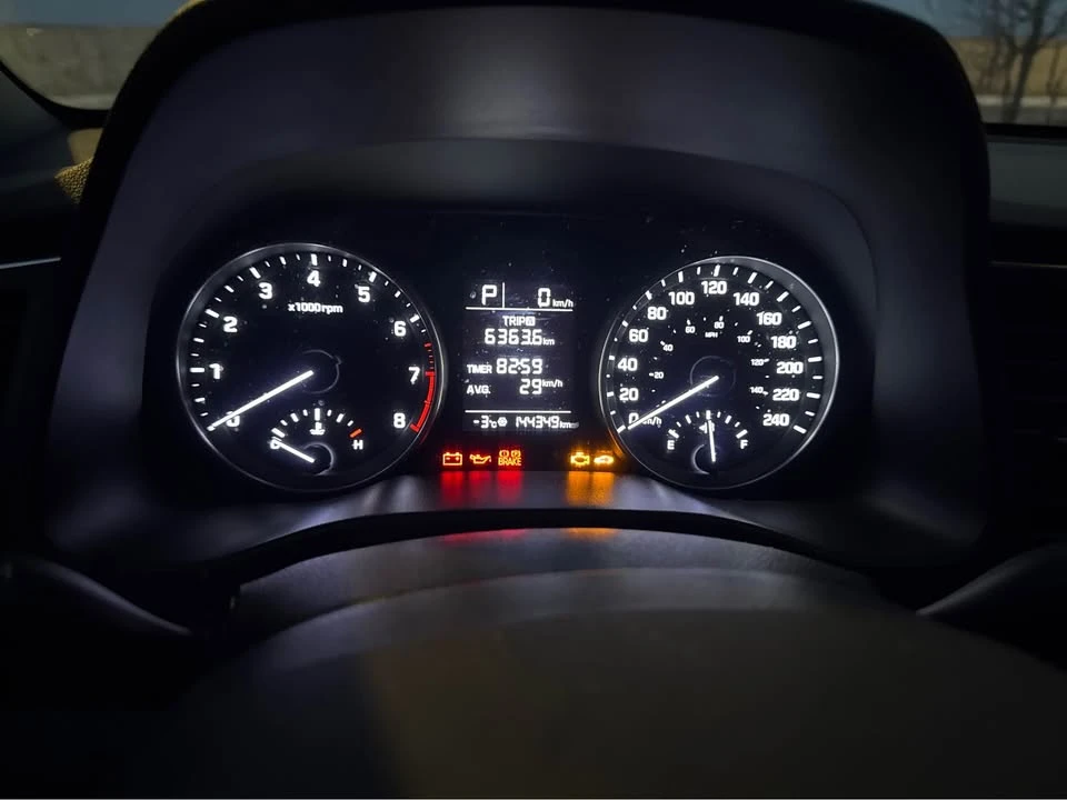 2017 Hyundai Elantra - Image 4 of 4