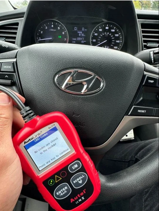 2017 Hyundai Elantra - Image 9 of 9