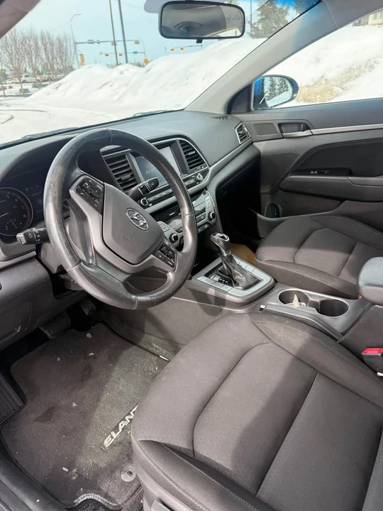 2017 Hyundai Elantra - Image 5 of 8