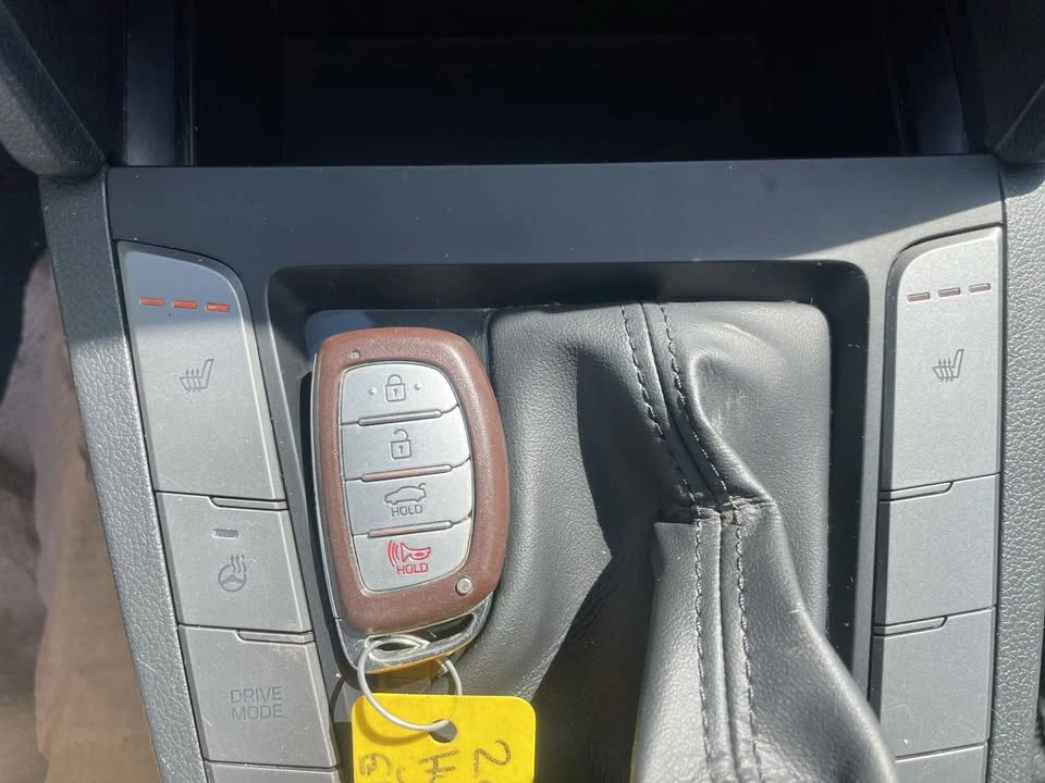 2017 Hyundai Elantra - Image 14 of 16