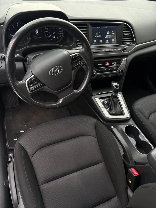 2017 Hyundai Elantra - Image 4 of 9