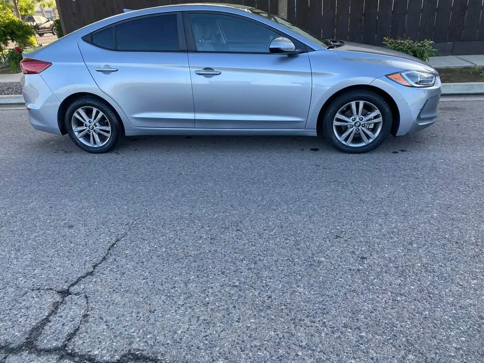 2017 Hyundai Elantra - Image 6 of 13