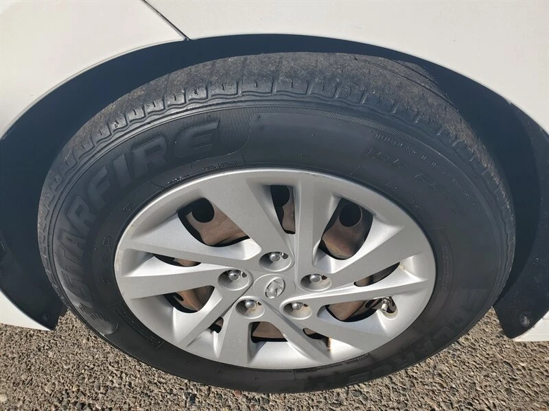 2017 Hyundai Elantra - Image 13 of 14