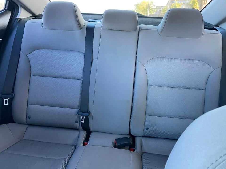 2017 Hyundai Elantra - Image 2 of 13