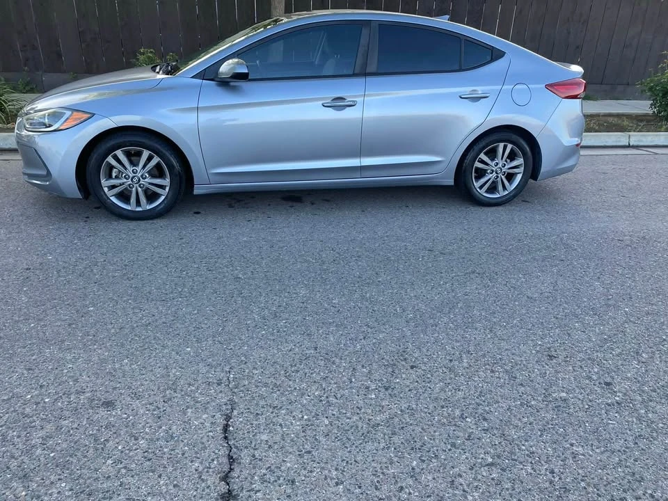 2017 Hyundai Elantra - Image 10 of 13