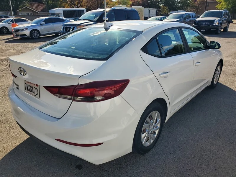 2017 Hyundai Elantra - Image 4 of 14