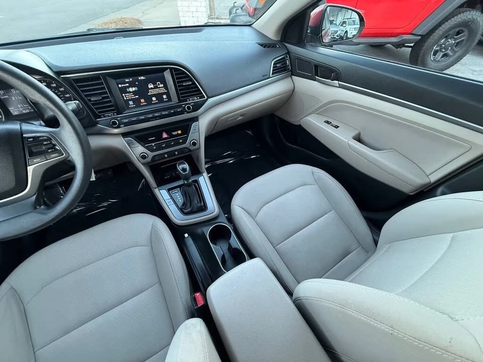 2017 Hyundai Elantra - Image 17 of 20
