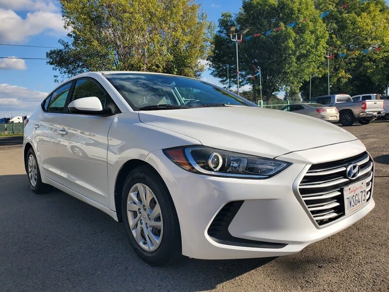 2017 Hyundai Elantra - Image 2 of 14