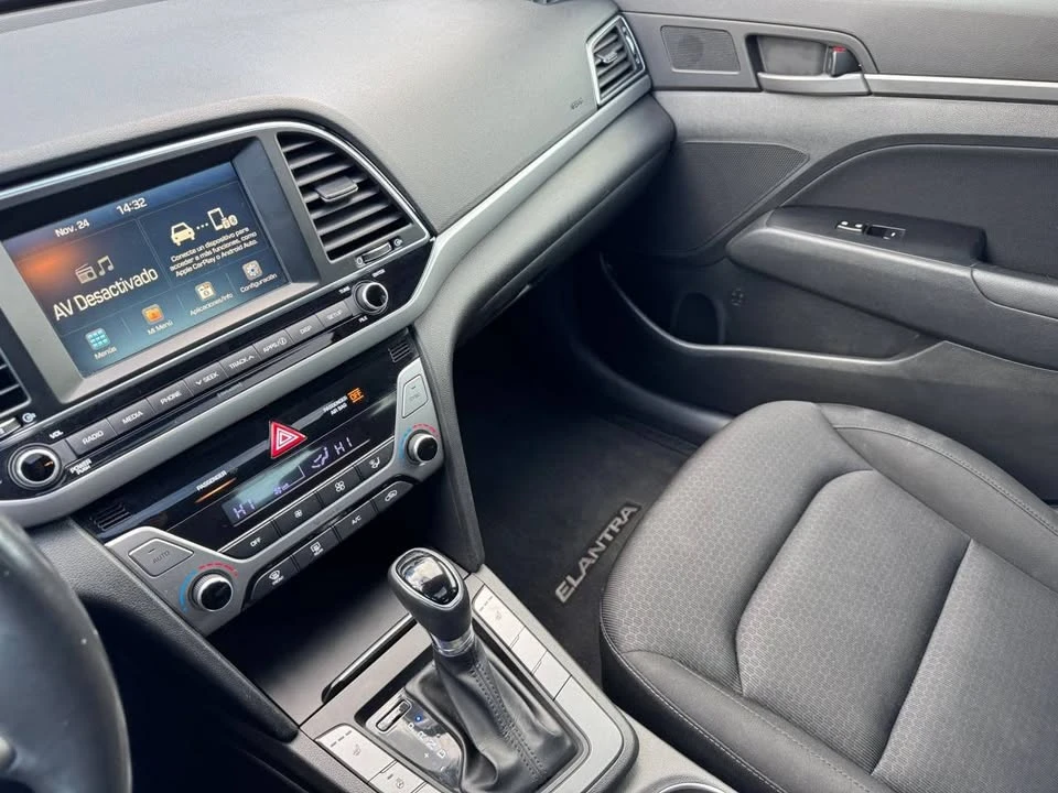2017 Hyundai Elantra - Image 9 of 16