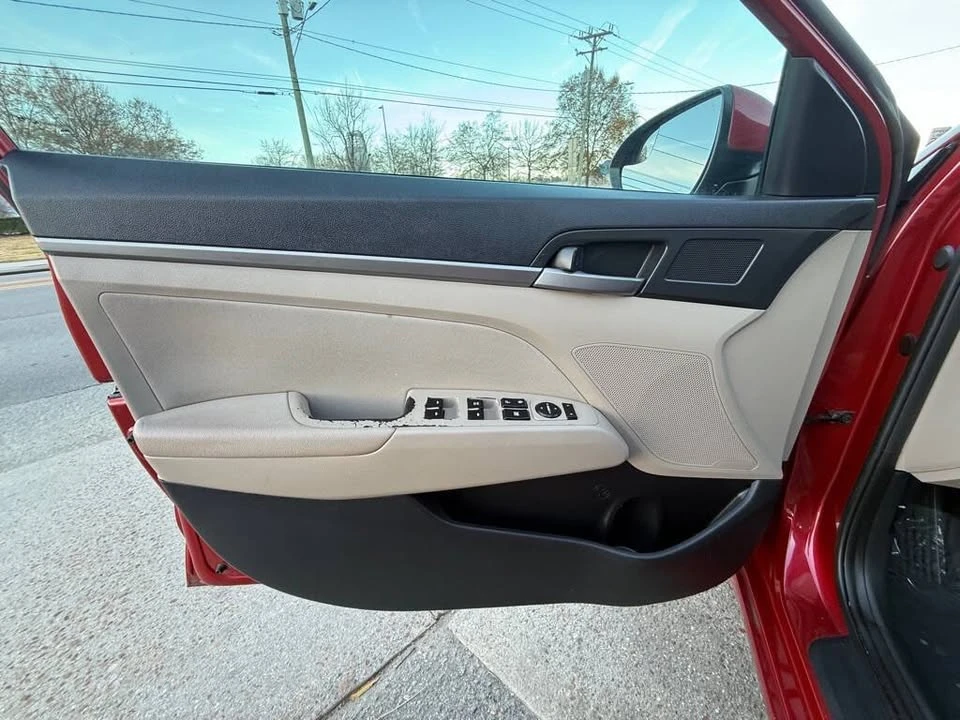 2017 Hyundai Elantra - Image 8 of 20