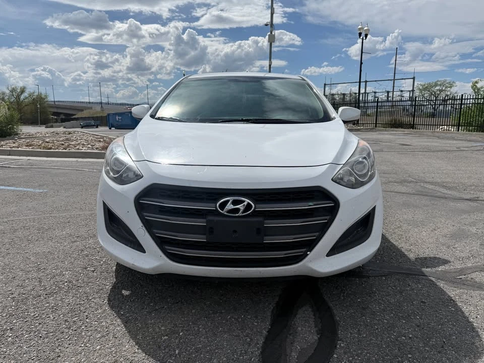 2017 Hyundai Elantra - Image 2 of 19