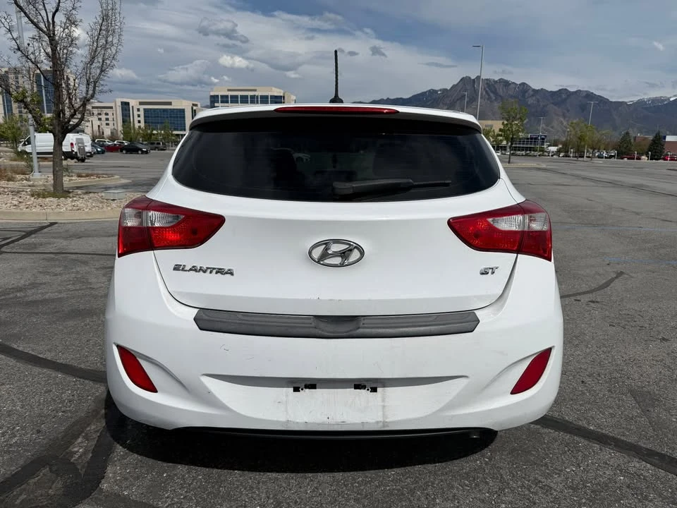 2017 Hyundai Elantra - Image 6 of 19