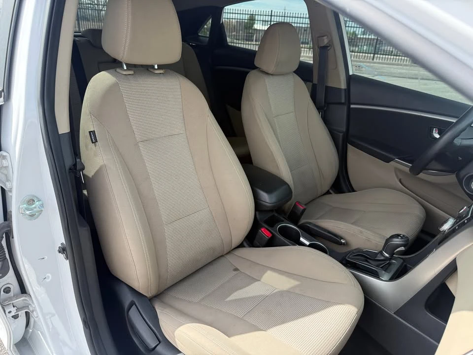 2017 Hyundai Elantra - Image 18 of 19