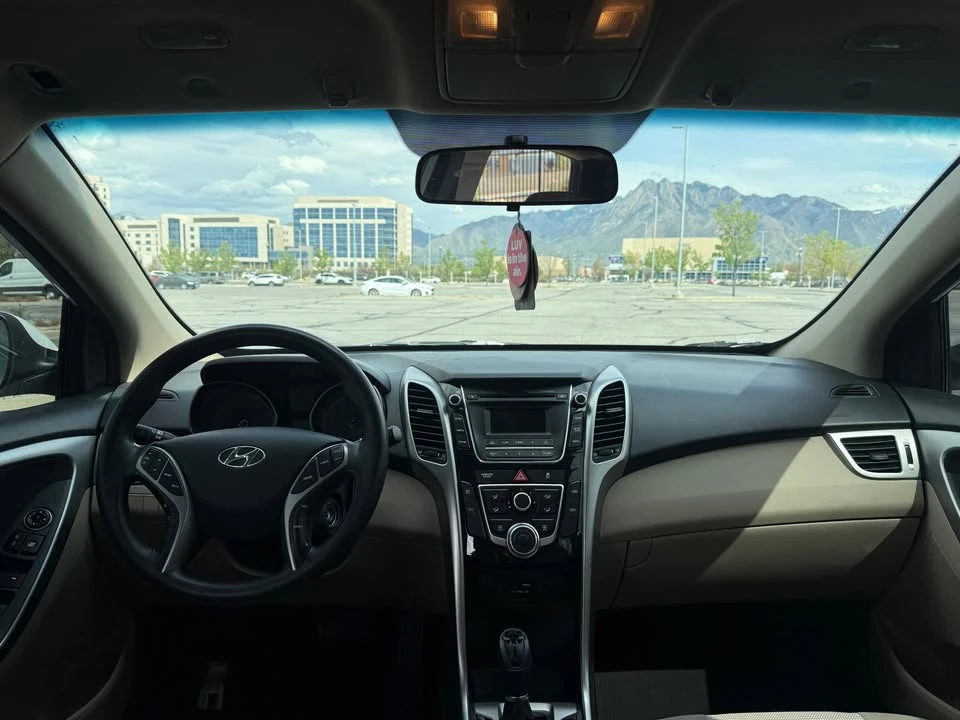 2017 Hyundai Elantra - Image 19 of 19