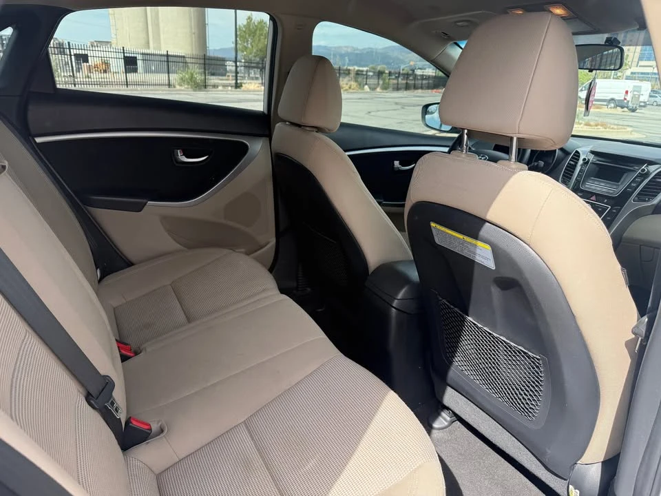 2017 Hyundai Elantra - Image 12 of 19
