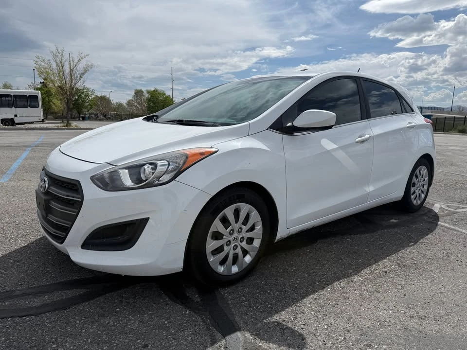2017 Hyundai Elantra - Image 3 of 19