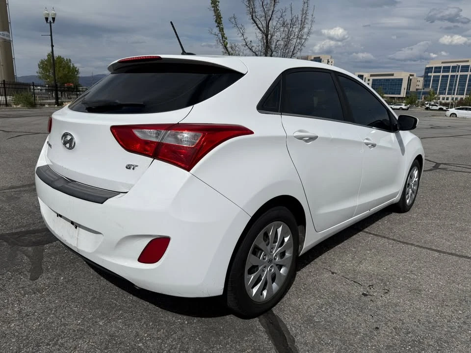 2017 Hyundai Elantra - Image 7 of 19
