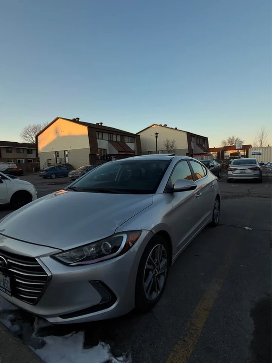 2017 Hyundai Elantra - Image 4 of 8