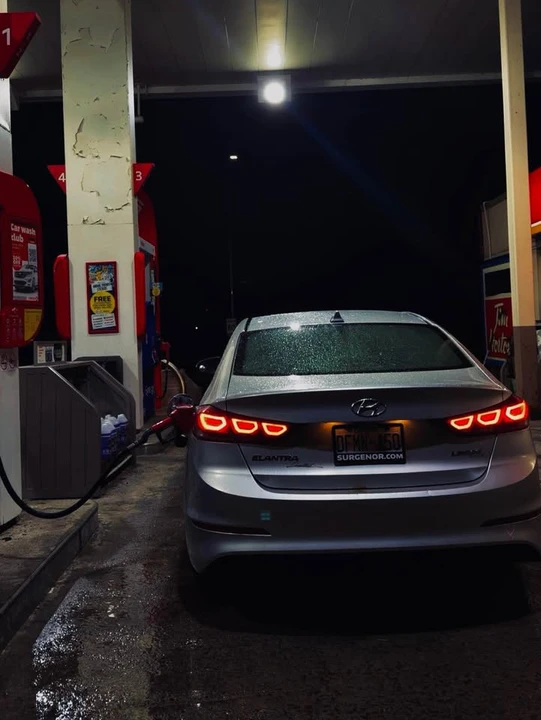 2017 Hyundai Elantra - Image 3 of 8