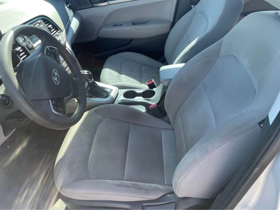 2017 Hyundai Elantra - Image 6 of 8