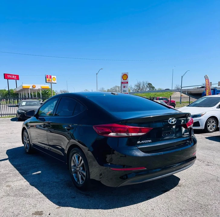 2017 Hyundai Elantra - Image 13 of 15