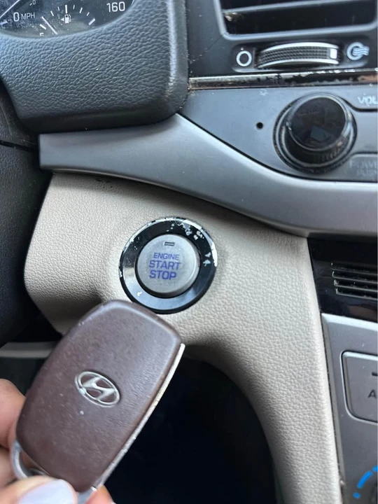 2017 Hyundai Elantra - Image 12 of 15