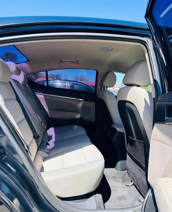 2017 Hyundai Elantra - Image 6 of 15