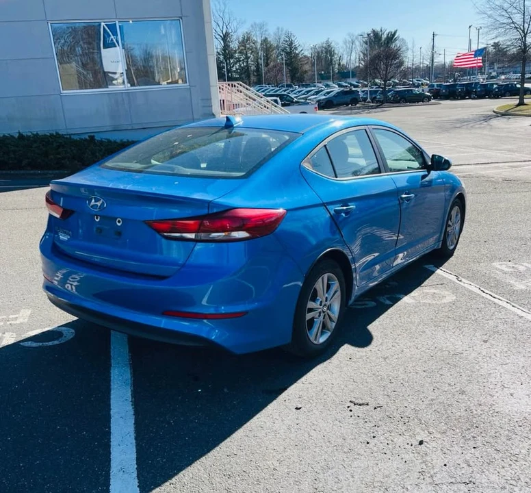 2017 Hyundai Elantra - Image 3 of 13