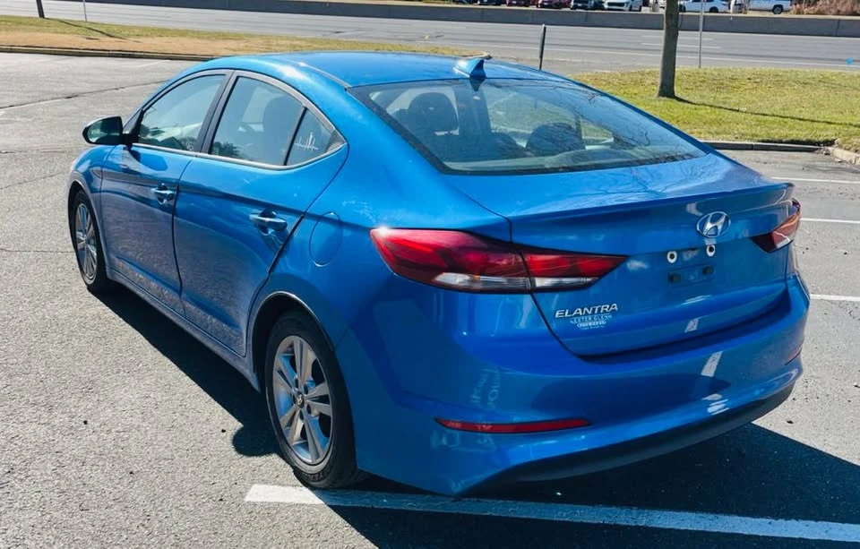 2017 Hyundai Elantra - Image 4 of 13