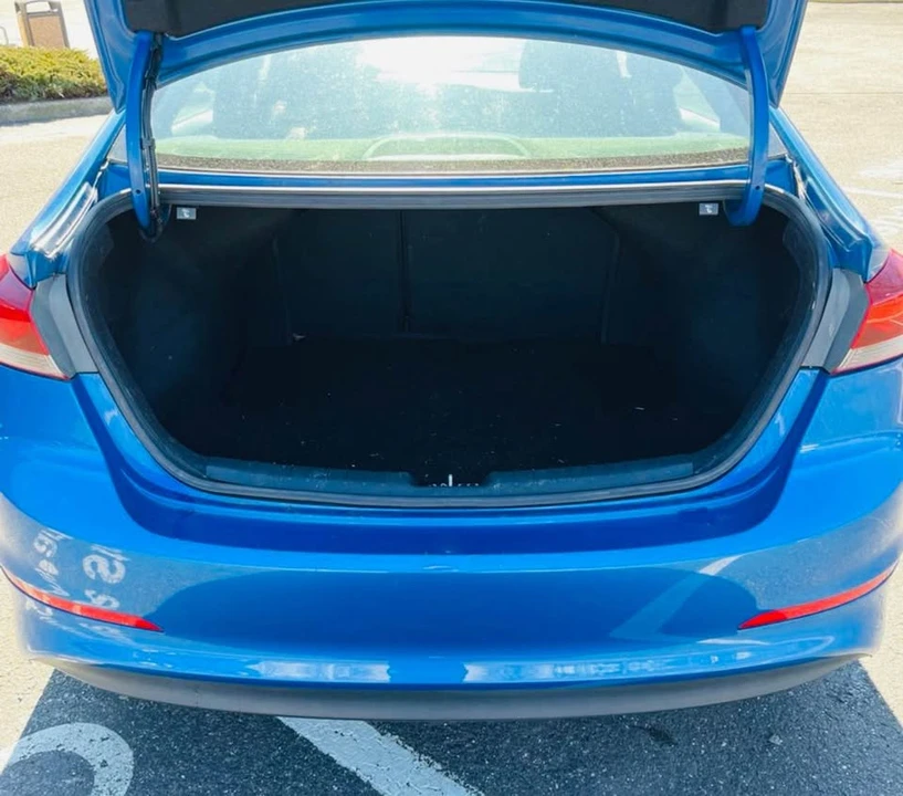 2017 Hyundai Elantra - Image 10 of 13