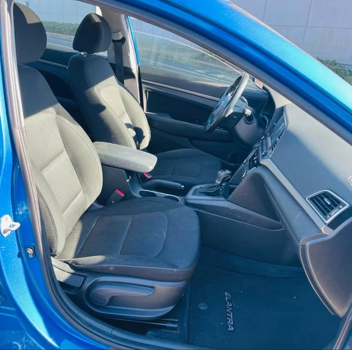 2017 Hyundai Elantra - Image 8 of 13