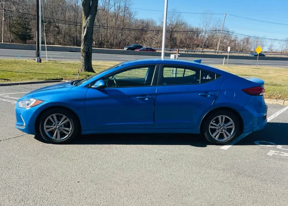 2017 Hyundai Elantra - Image 6 of 13
