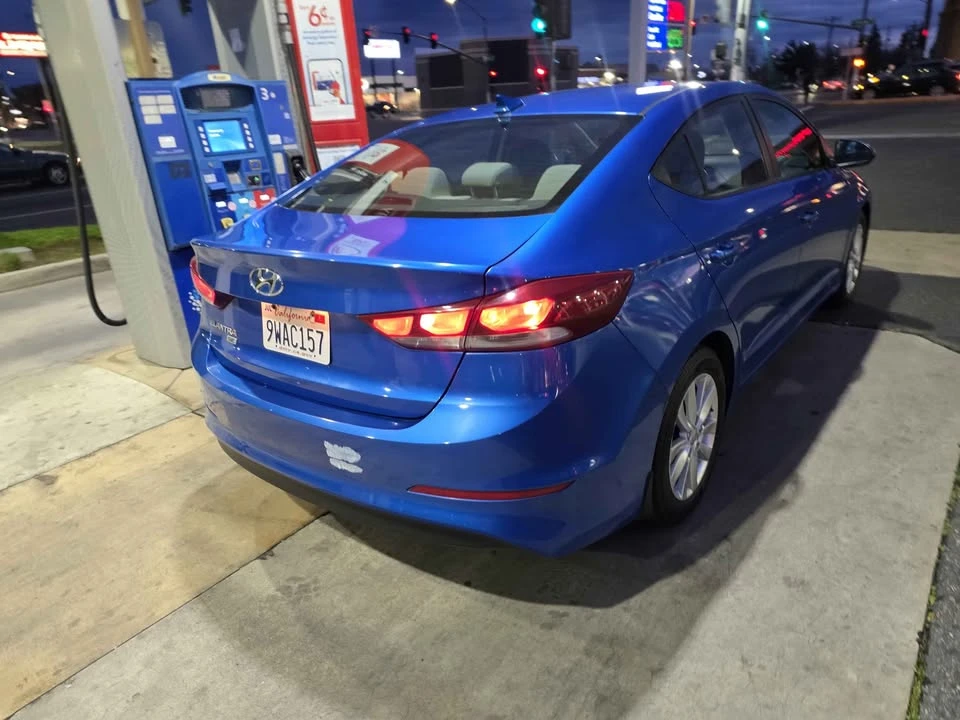 2017 Hyundai Elantra - Image 9 of 14