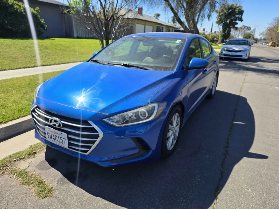 2017 Hyundai Elantra - Image 2 of 14